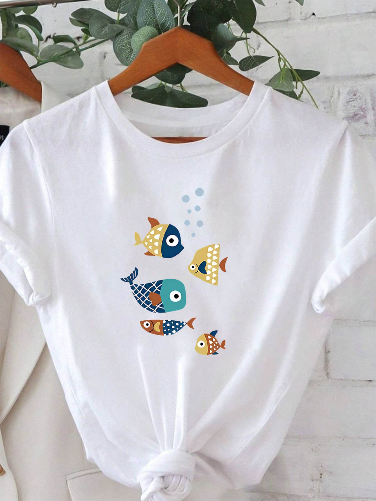 Fish with Different Patterns Graphic Print T-Shirt, Short Sleeve Crew Neck Casual Top, Sea Life Casual T‑Shirt, Cute Cartoon Pattern Fish Bubbles Marine Art Women’s Short Sleeve Graphic Tee