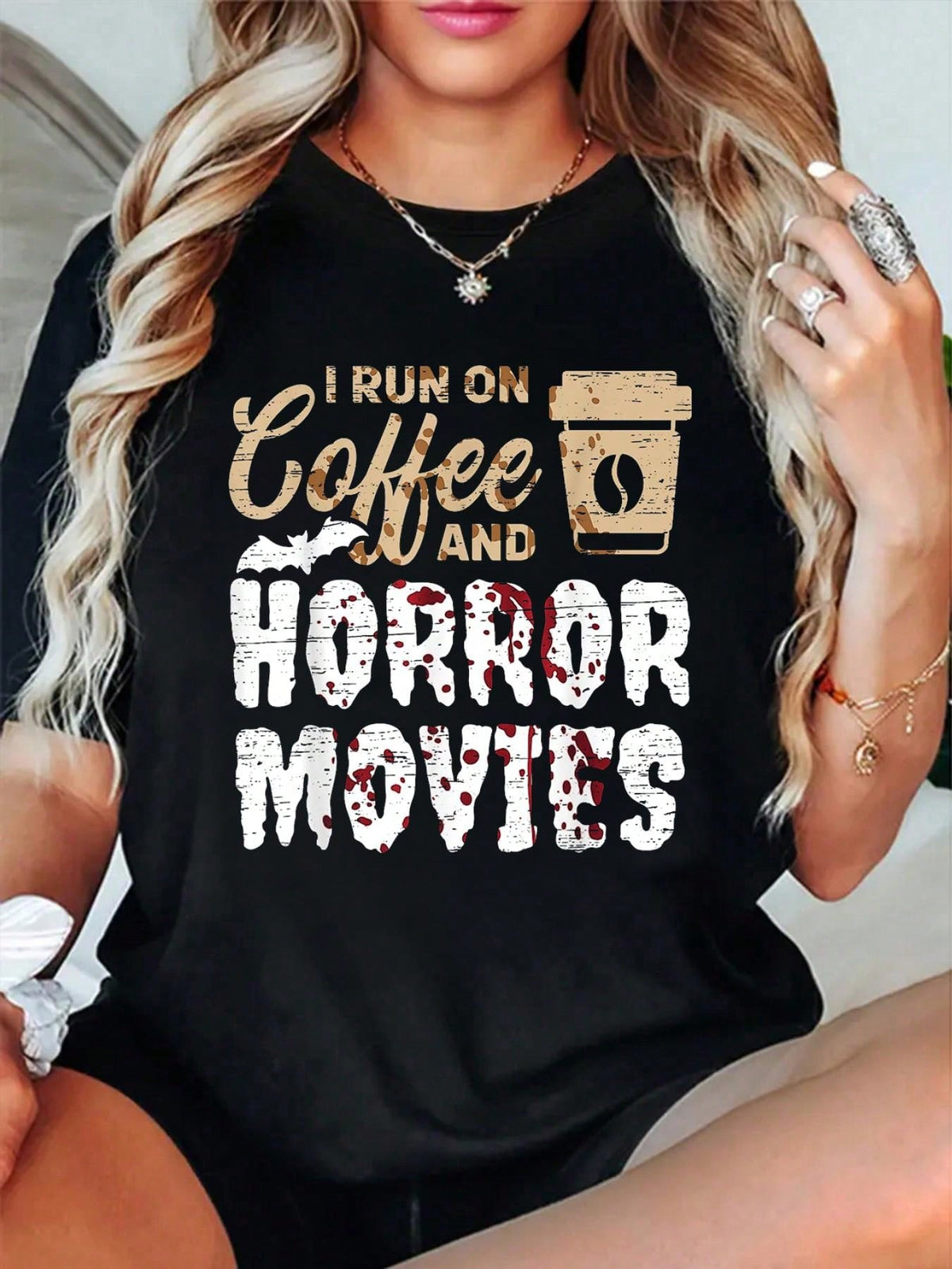 Women's I Run On Coffee And Horror Movies Graphic T‑Shirt, Spooky Bat Blood‑Splatter Halloween Short‑Sleeve Crew‑Neck Casual Holiday Tee