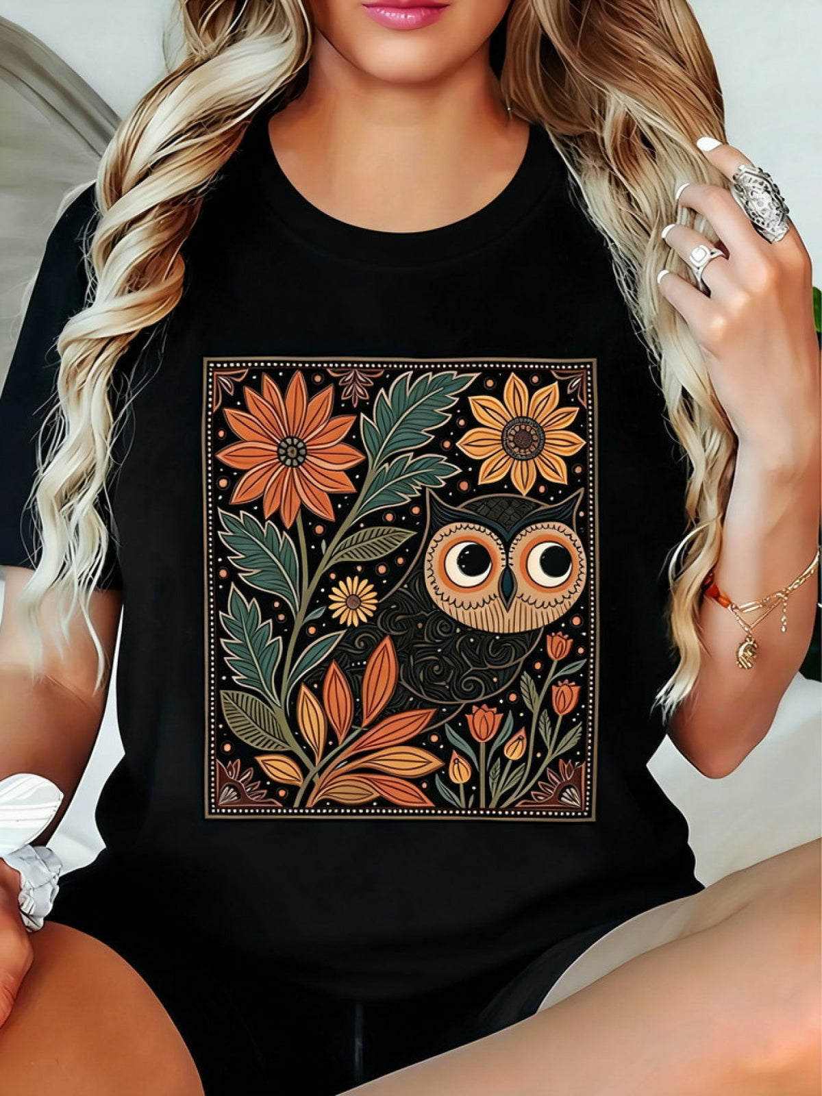Retro Folk Art Owl Graphic T‑Shirt, Vintage Owl With Autumn Floral Square Print Casual Short Sleeve Tee Top