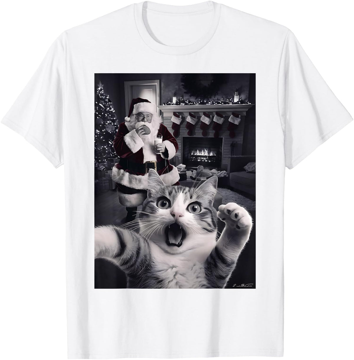 Funny Cat Selfie With Santa Christmas Design Funny Unisex T-Shirt