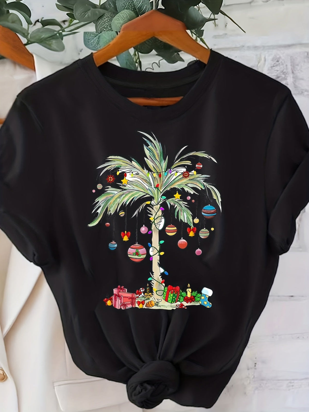Women’s Christmas Tree Graphic T‑Shirt, Tropical Holiday Coconut Tree Print Crew Neck Short Sleeve Casual Top Women Sportwear