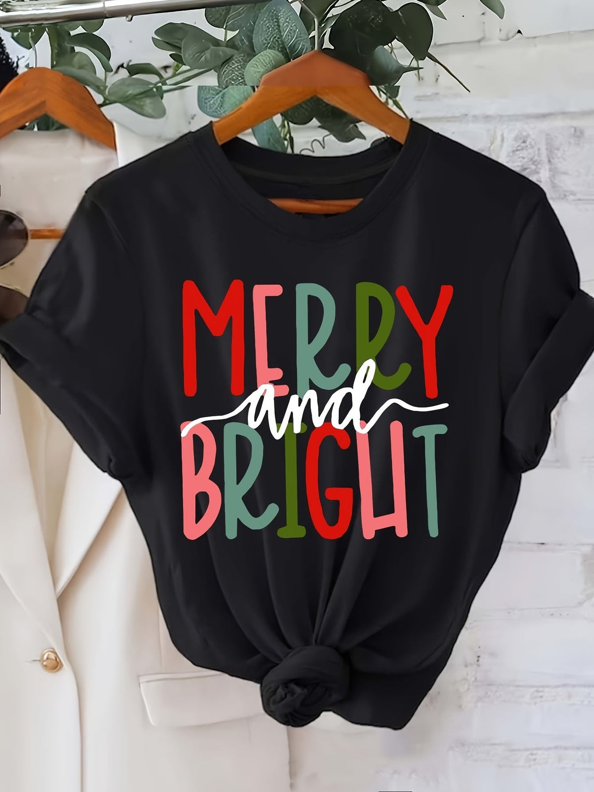 Women's Merry and Bright Letter Print Crew-Neck T-Shirt, Short-Sleeve Casual Top for Spring Summer Holiday Everyday Wear Christmas Women Tshirts
